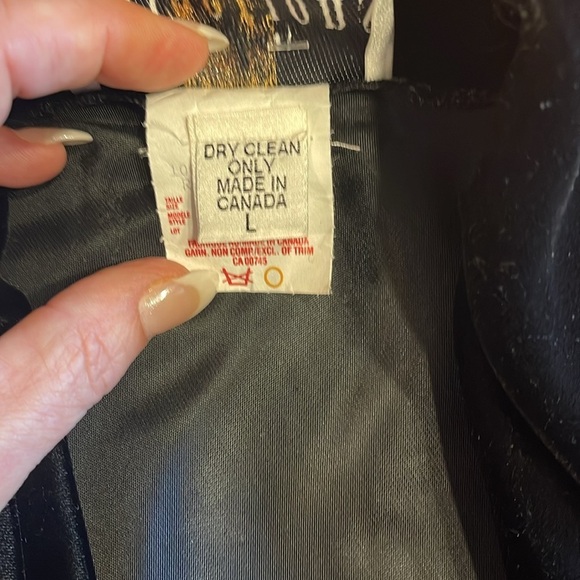 Collections L Black Velvet Swing Coat – Old Money Evening - Picture 8 of 9